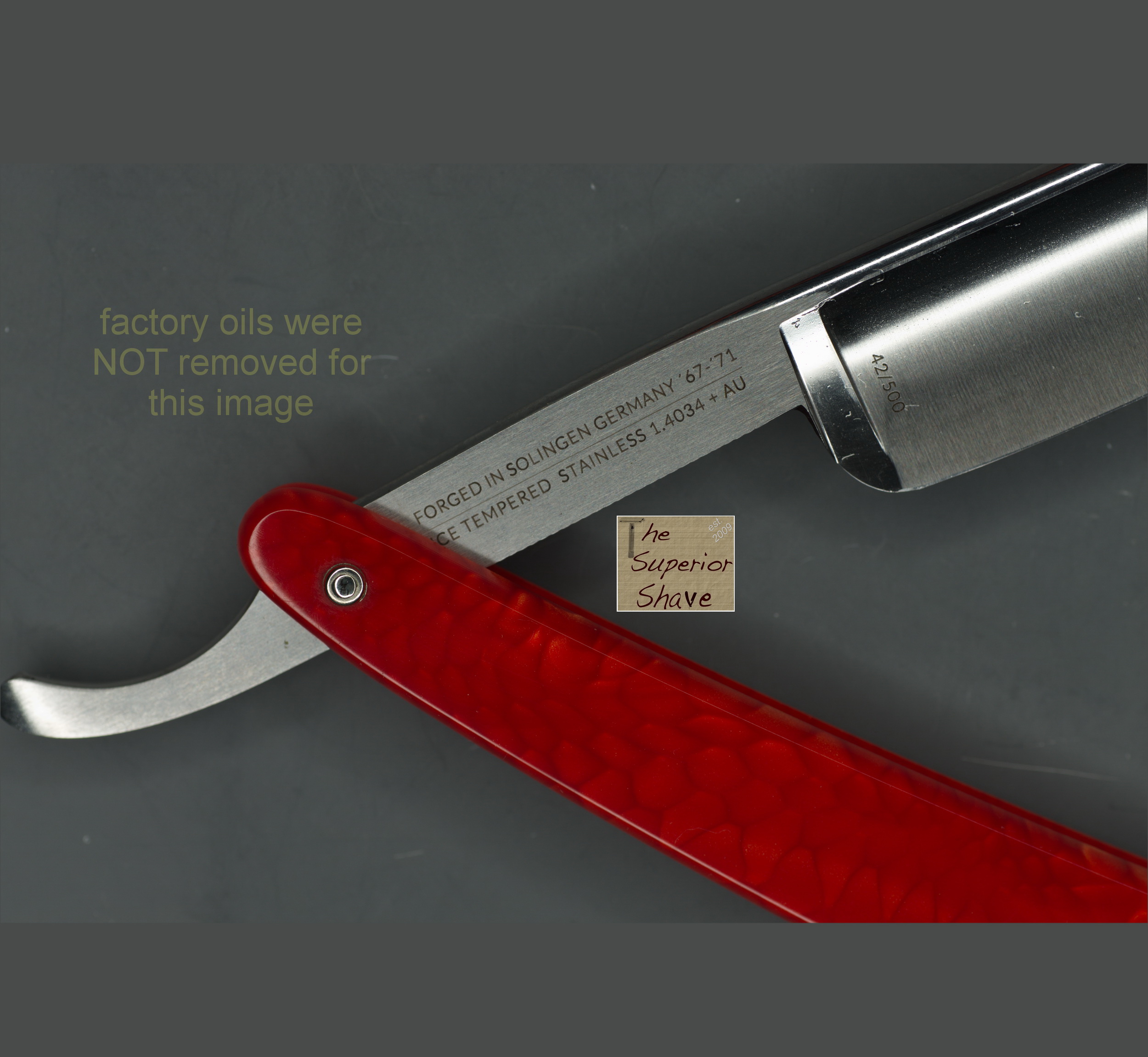 Dovo Facharbeit German Straight Razor 136813315 | Stainless Steel | 6/8  Size | Full Hollow Ground | Square Point | Red Acrylic Handle, Reptile Look  | Made in Germany | HISTORIC 1967-1971